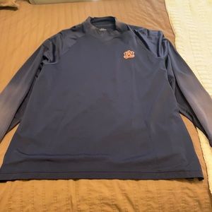 Men’s navy Under Armour long sleeved shirt